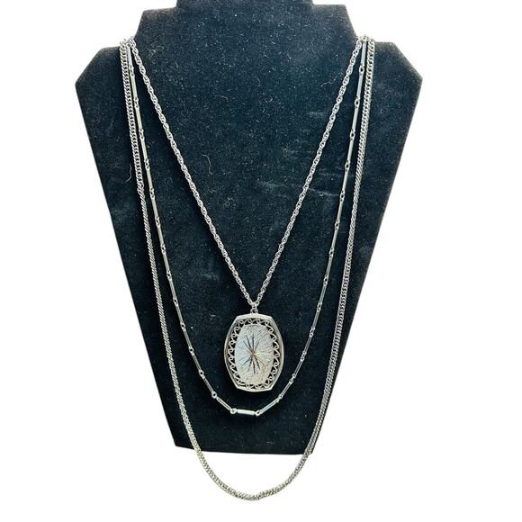 Vintage Triple Strand Silvertone Necklace ~ Starburst Etched Pendant ~ 18” / 30” - Picture 1 of 7